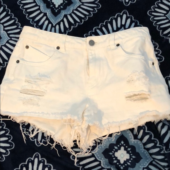 Volcom Ripped Shorts - Picture 1 of 3